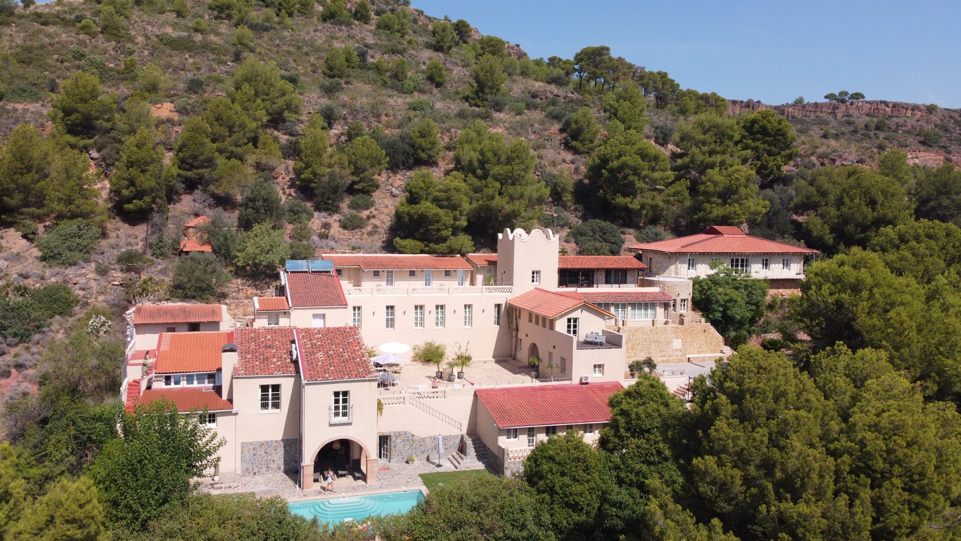 Aerial view of the Savi Coliving villa in the Sierra Calderona